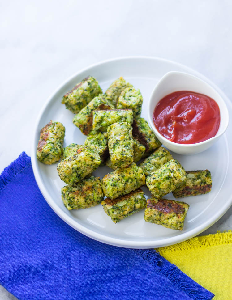Healthy Baked Broccoli Tots are the perfect low-fat snack! #GimmeDelicious #Skinny 