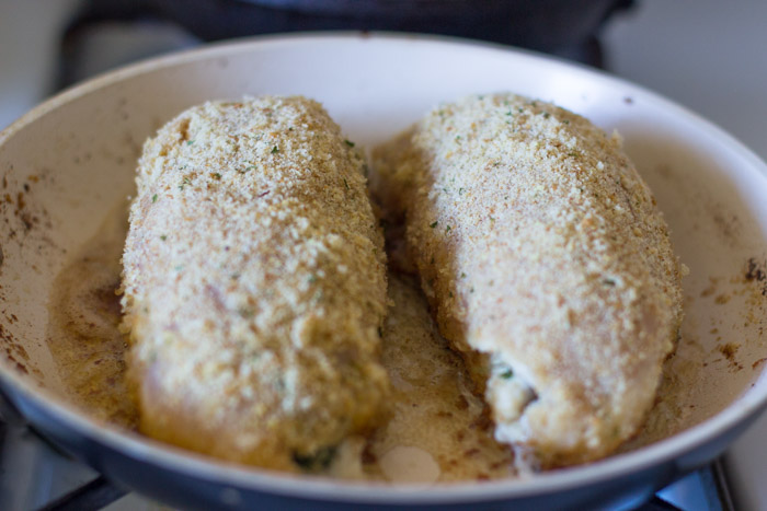Breaded Chicken Breasts Stuffed with Spinach and Cheese #low-carb #Skinny #healthy 