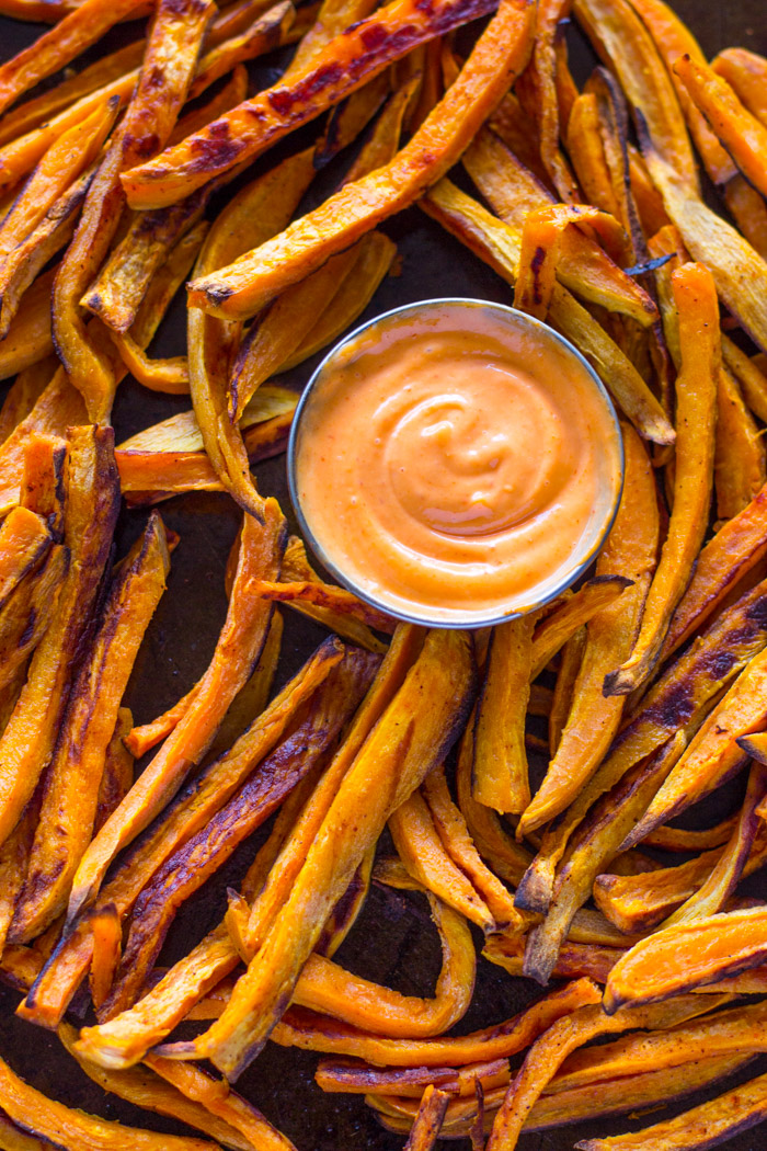 Baked Sweet Potato Fries with Sriracha Dipping Sauce