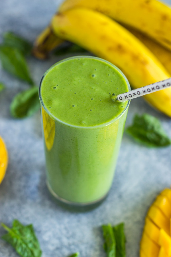 4 ingredient Spinach Mango Banana Green Smoothie | Gimme Delicious