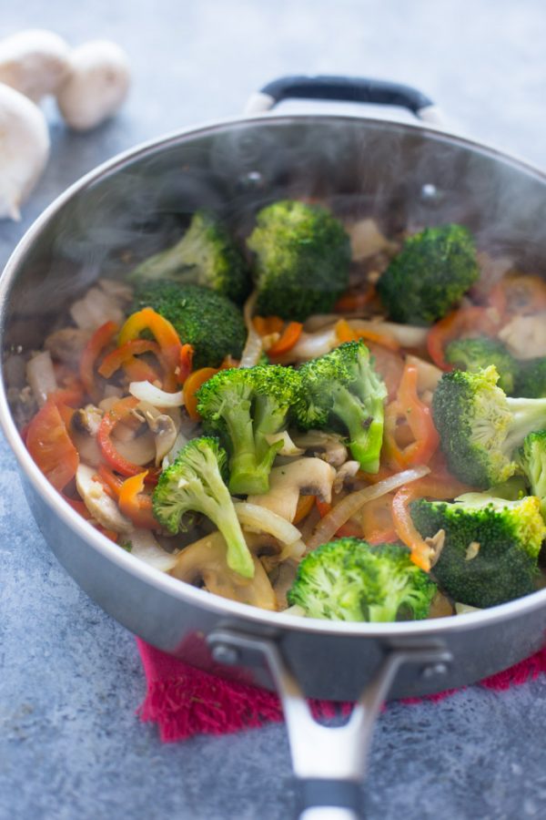 Quick 15 Minute Beef and Broccoli Stir Fry | Gimme Delicious