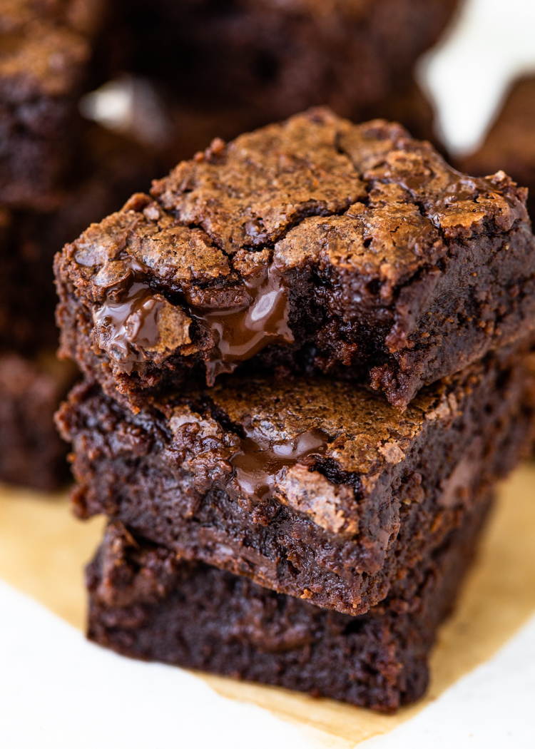 Easy One Bowl Fudgy Cocoa Brownies | Gimme Delicious