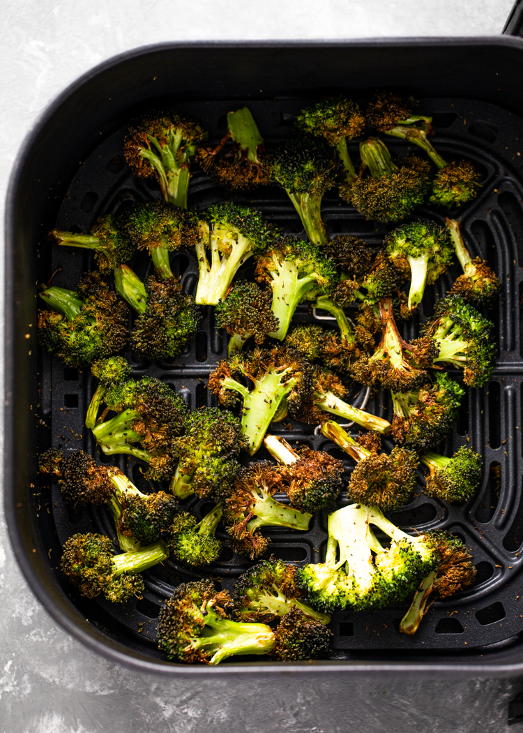 10 Minute Crispy Air Fryer Broccoli - Gimme Delicious