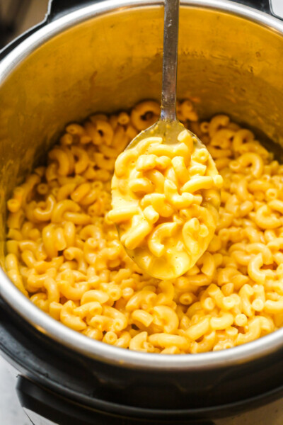 Instant Pot Macaroni and Cheese | Gimme Delicious