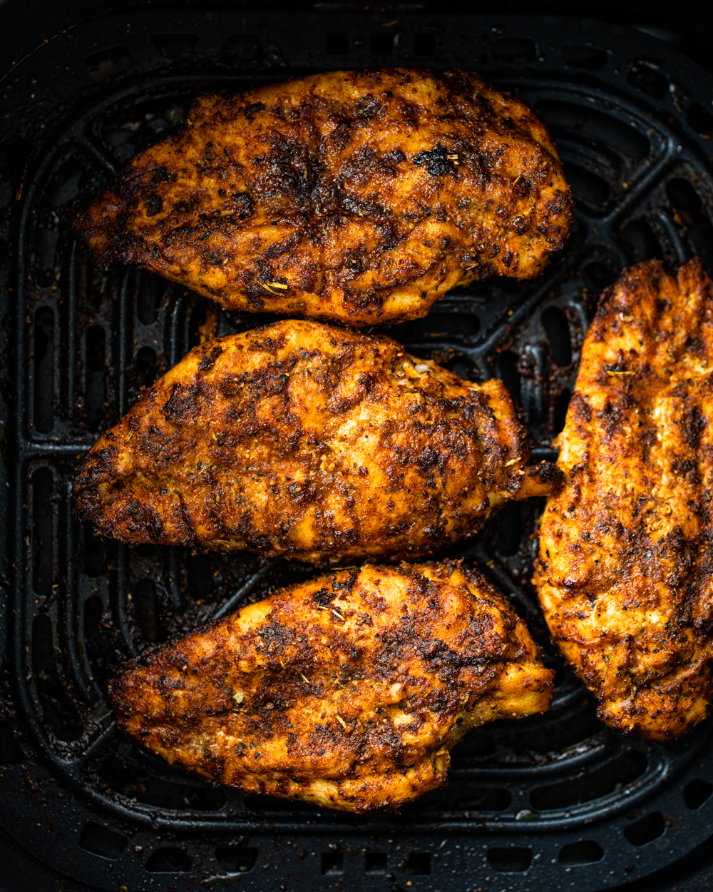 This Air-Fryer Grill Insert Makes It Easy to Barbecue Indoors