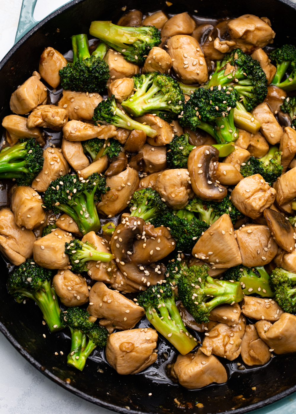 20 Minute Chicken Broccoli Stir-Fry - X HELLME