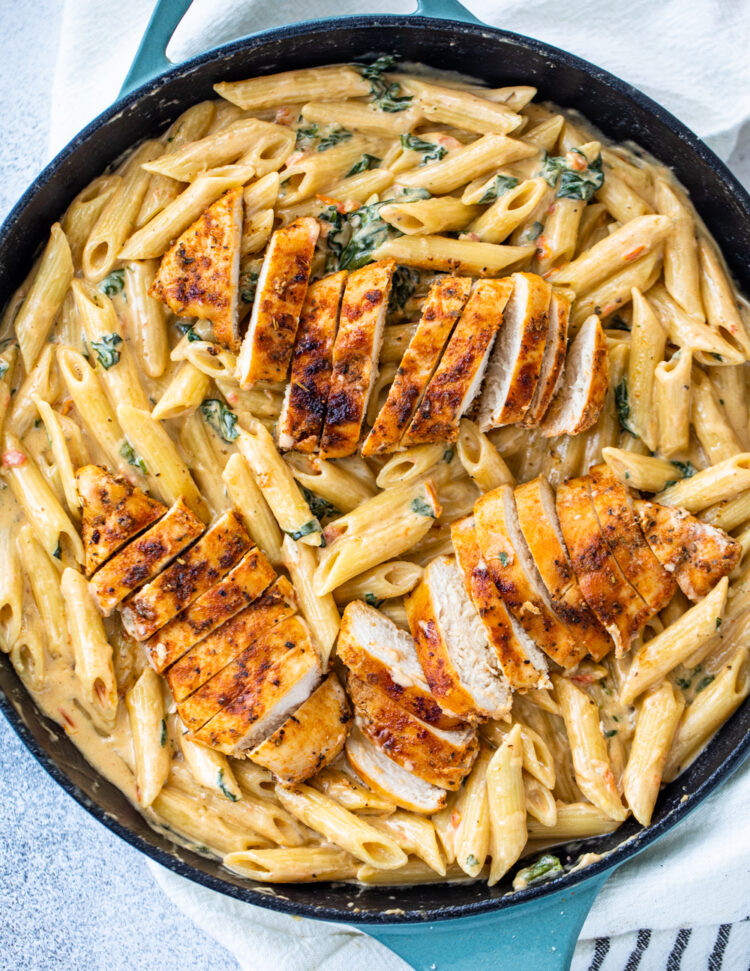 Creamy Garlic Chicken Pasta With Tomatoes And Spinach 1 750x971 