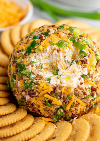 Jalapeno Popper Cheese Ball | Gimme Delicious