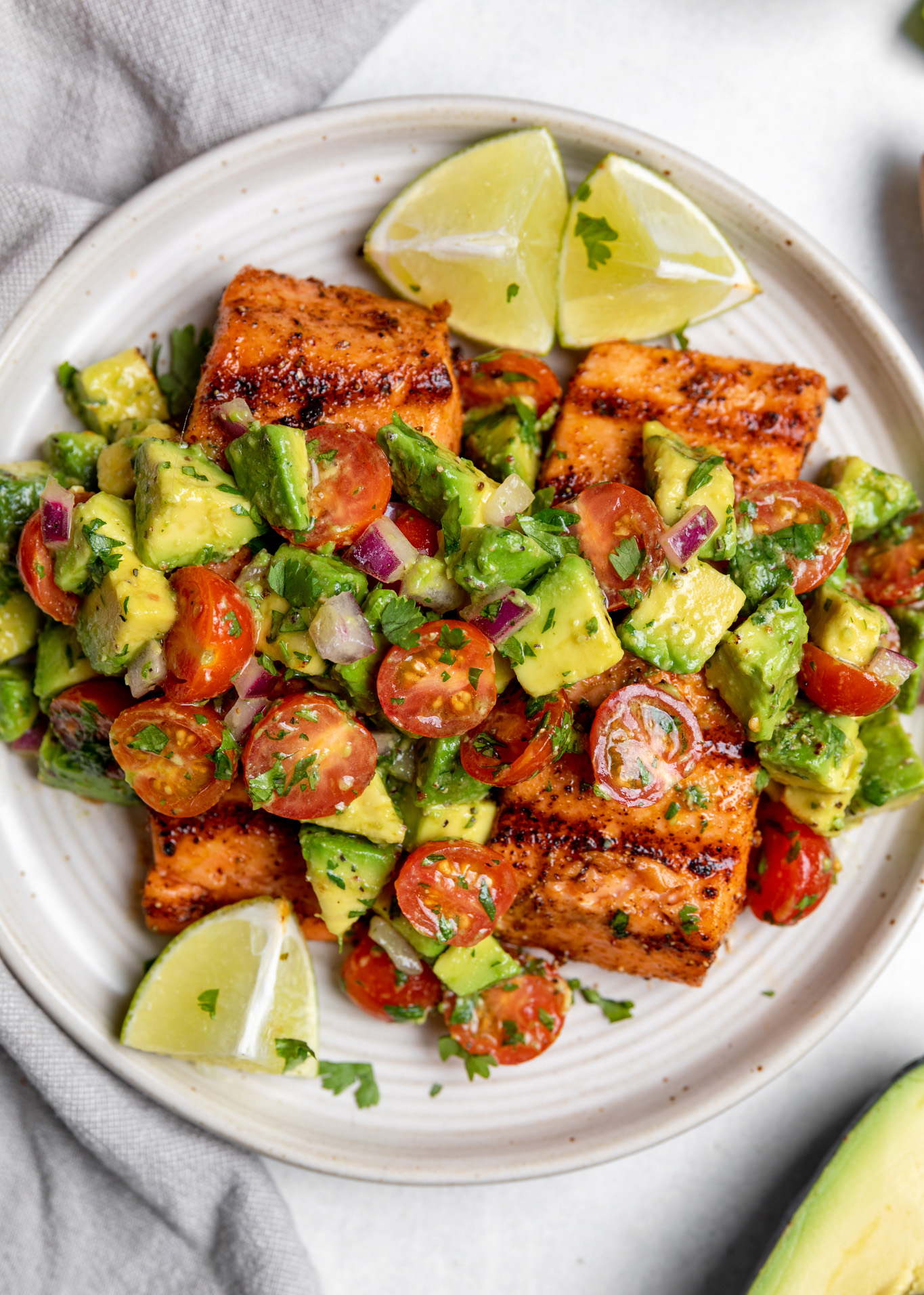 https://gimmedelicious.com/wp-content/uploads/2021/09/Grilled-Salmon-with-Avocado-Salsa-12.jpg?utm_source=chatgpt.com
