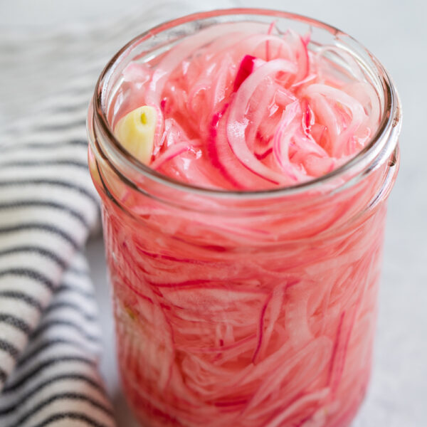 Quick 10-Minute Pickled Red Onions | Gimme Delicious